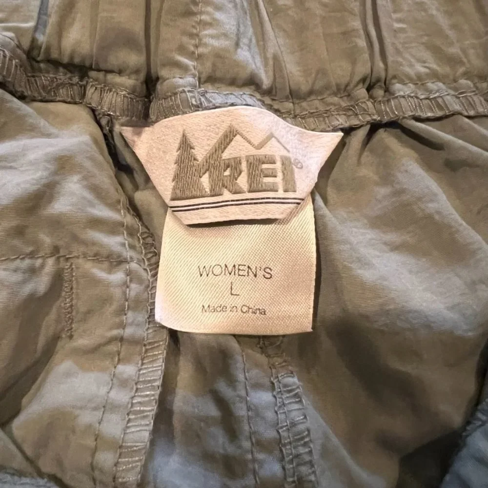 REI Women's Cargo Shorts Size L